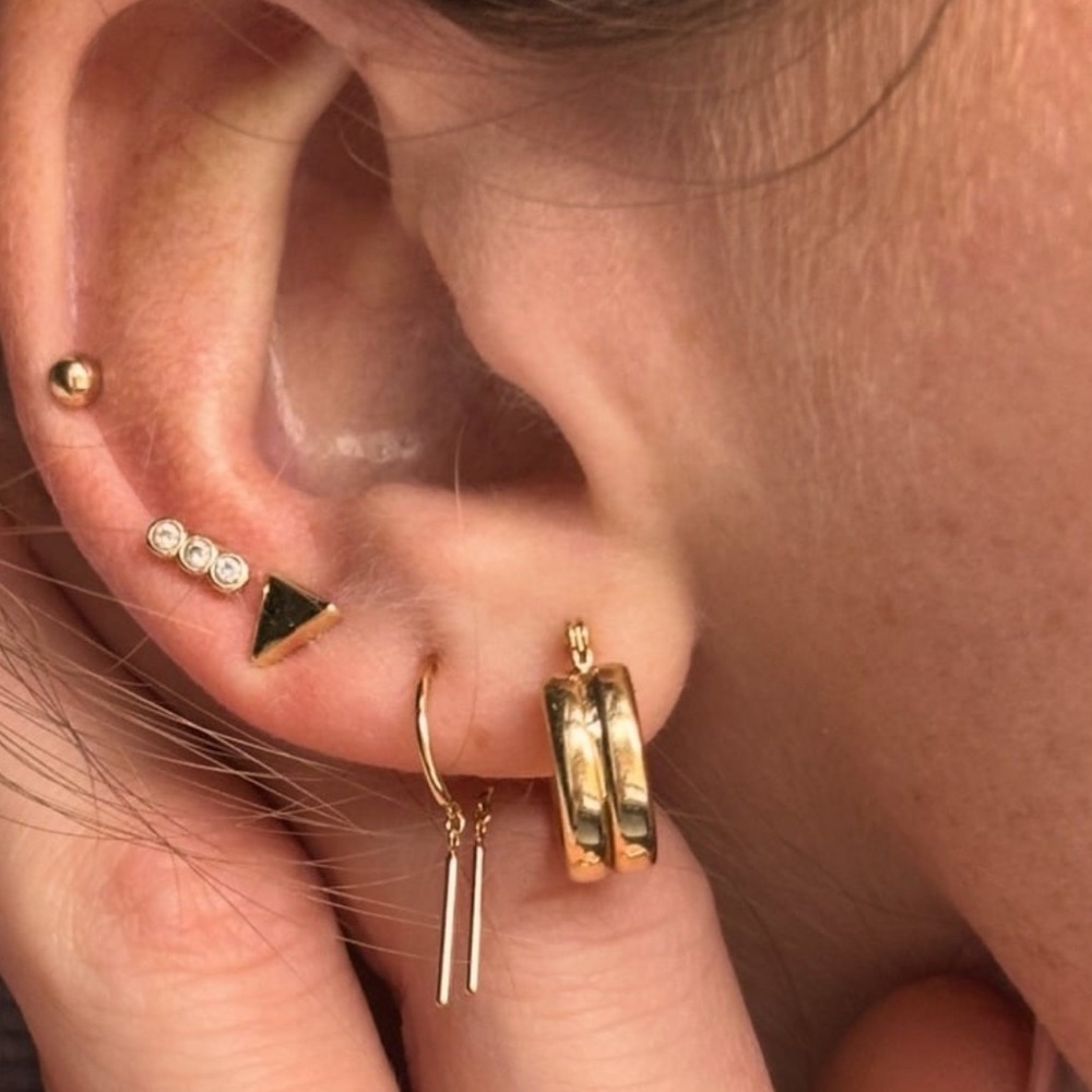 Pair of 14k Gold Thick Ribbed Hoops
